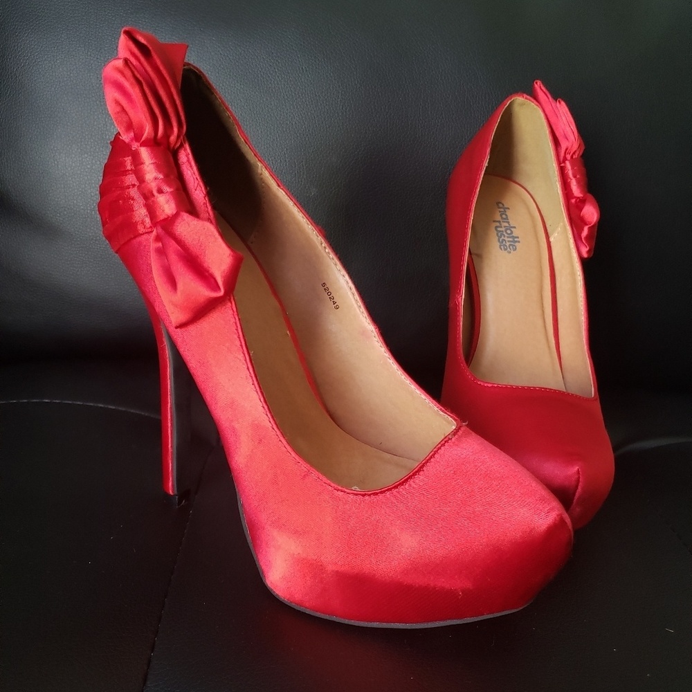 4/$25! Satin red heels with bow